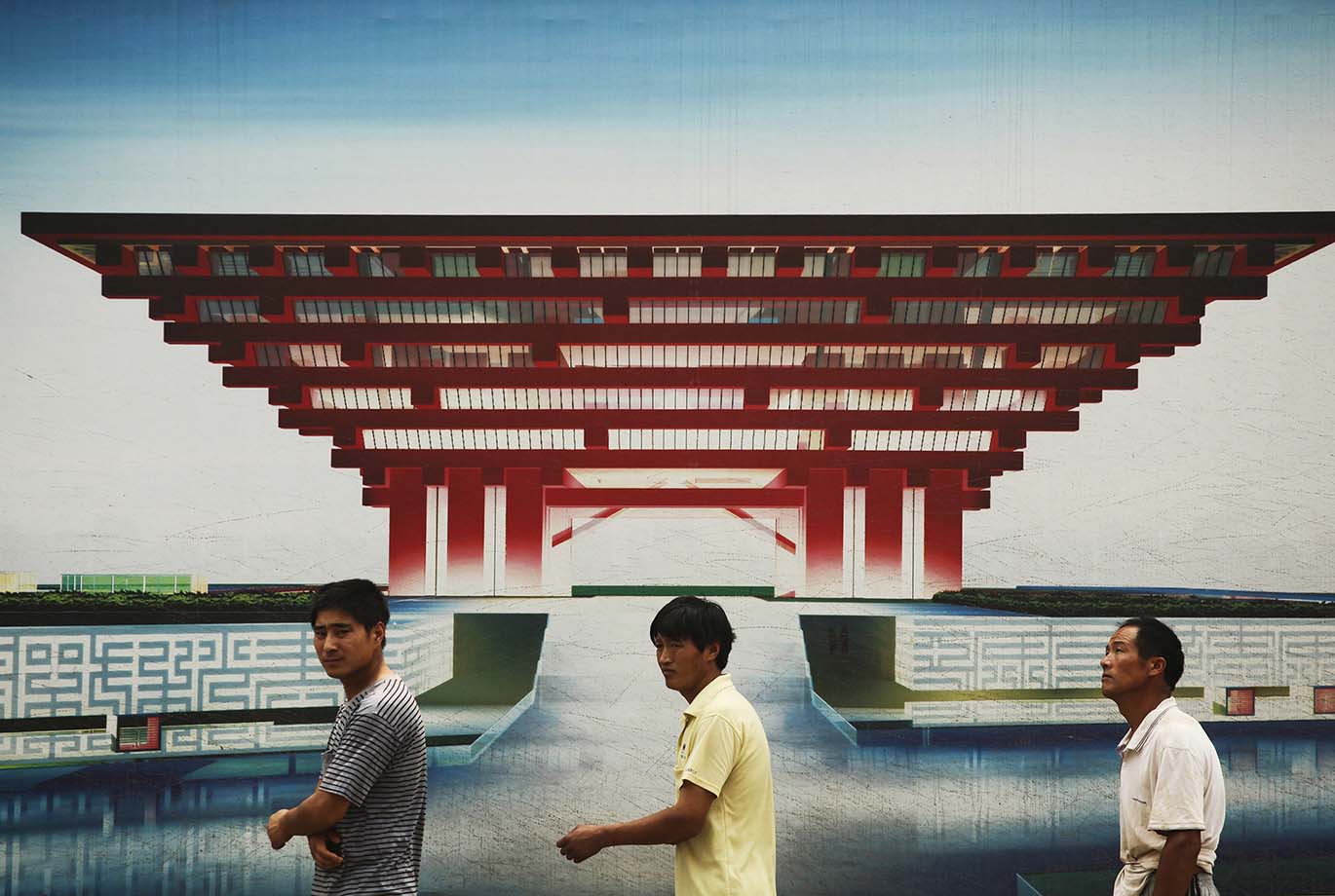 Landscape Wall-East Zhongshan Rd No.1,Shanghai  10：20，Jul 4th,2009.jpg